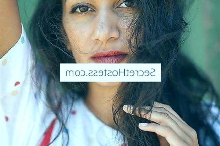 Emily, 37, a red amber-eyed indian companion based in Tlamaya Chico. Offering Roleplay, Party Girl, 69, Erotic Massage. Available for incall and outcall, ove...