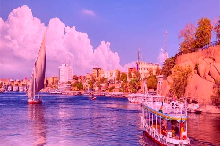 Emily, 37 — Escort in Az Zayniyah Qibli, Egypt
