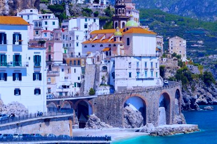 Emily, 37 — Escort in Daiano, Italy