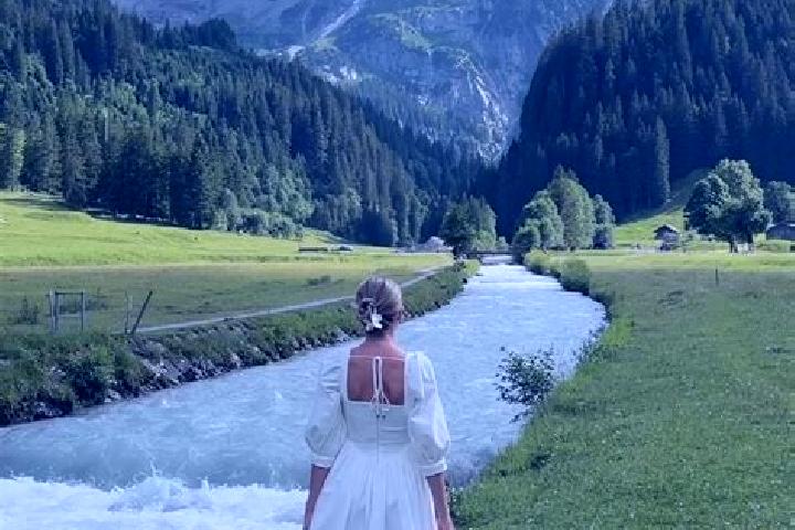 Emily, 37 — Escort in Roefels, Switzerland