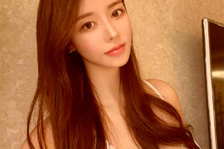 Emily, 37 — Escort in Yimamu, China