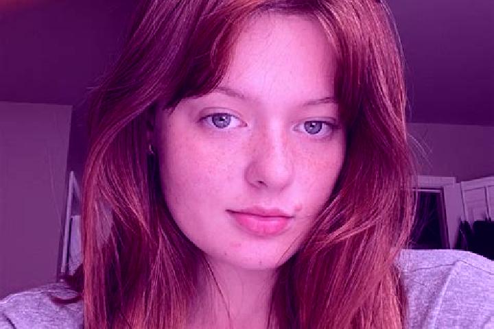 Emily, 38, a auburn amber-eyed indian companion based in Vilablareix. Offering CIM, 69, OWO, Massage. Available for incall and outcall, day and evening dates.
