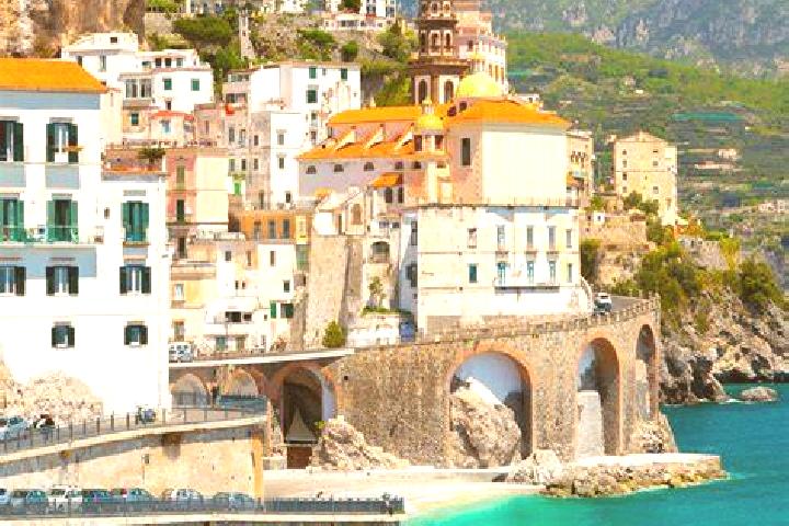 Emily, 38 — Escort in Asolo, Italy