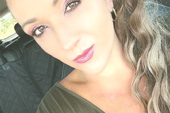 Emily, 38 — Escort in Missy, France