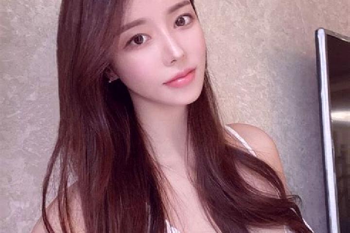 Emily, 38 — Escort in Wanglinkou, China