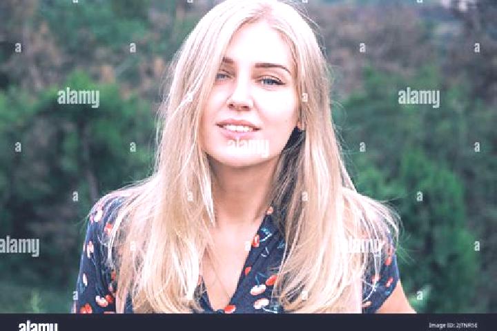 Emily, 39, a blonde blue-eyed middle eastern companion based in Strawberry Hill. Offering Striptease, Fetish, GFE, Domination, Prostate Massage. Available fo...