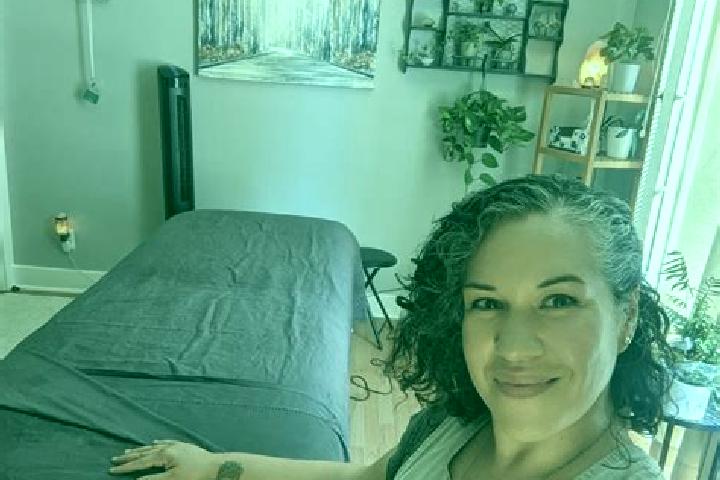 Emily, 39, a dark blonde dark-eyed latina companion based in Fundu Racaciuni. Offering BDSM, Massage, Erotic Massage. Available for incall and outcall, overn...