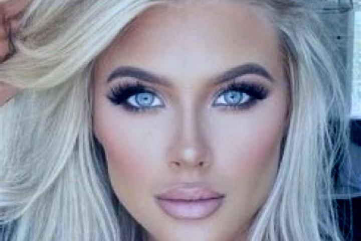 Emily, 39, a platinum blonde blue-eyed slavic companion based in Bouilly. Offering Striptease, Fetish, Travel Companion, Couples. Available for incall and ou...