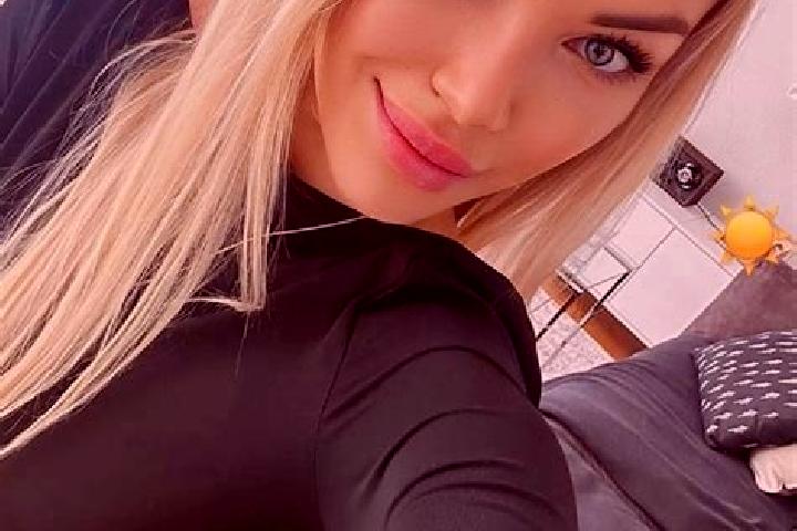 Emily, 39 — Escort in Cehovice, Czech Republic