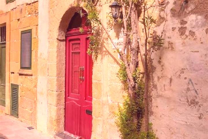 Emily, 39 — Escort in Kirkop, Malta