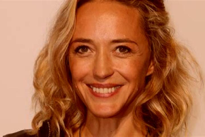 Emily, 39 — Escort in Le Tronquay, France