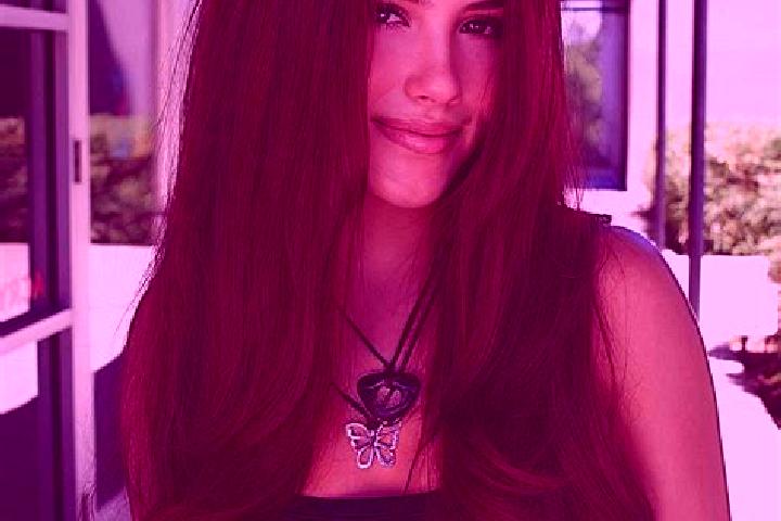 Emma, 20, a auburn dark-eyed european companion based in Tremosnice. Offering Fetish, Duos, Erotic Massage. Available for incall and outcall, day and evening...