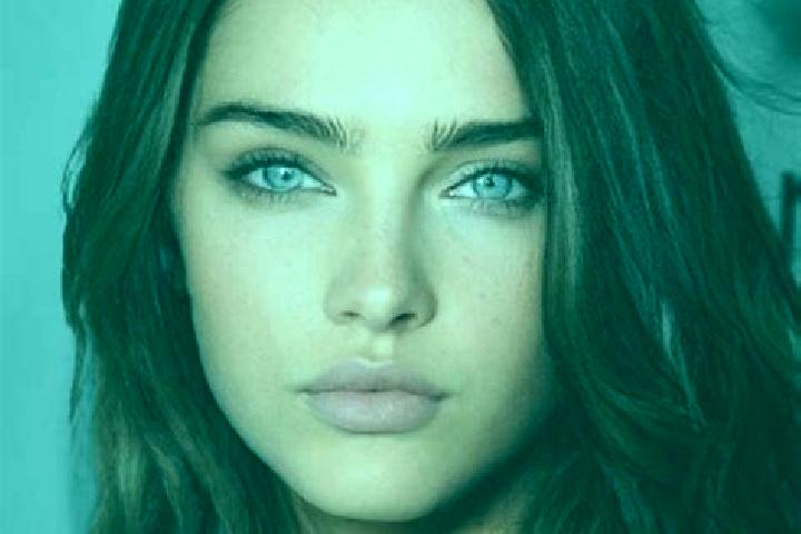 Emma, 20, a brunette green-eyed indian companion based in Popcorn House. Offering Overnight, BDSM, 69. Available for incall and outcall, day and evening dates.