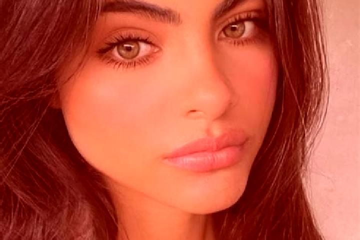 Emma, 20, a brunette green-eyed latina companion based in Buelach / Chroepfli. Offering Roleplay, Tantra, 69, Domination. Available for incall and outcall, o...