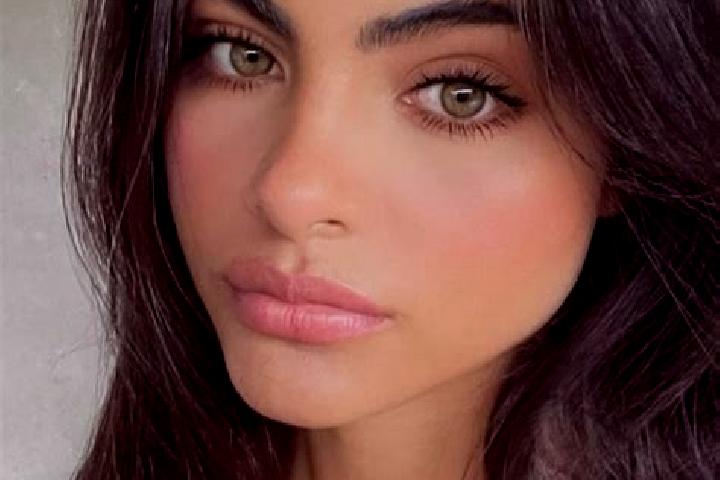 Emma, 20, a brunette grey-eyed indian companion based in Waspik. Offering Dinner Date, A-Level, Domination. Available for incall and outcall, day and evening...