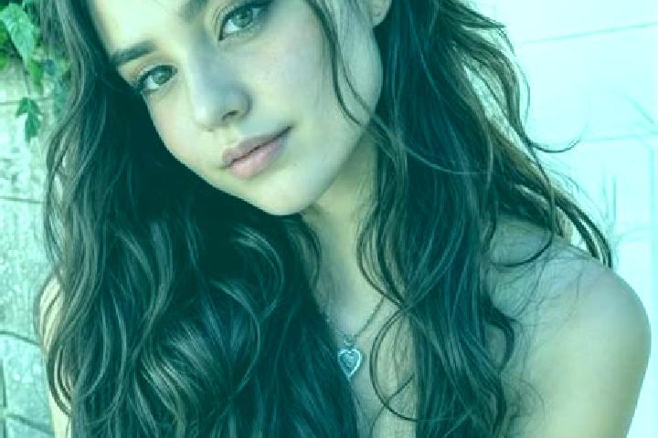 Emma, 20, a brunette hazel-eyed latina companion based in Atalaia do Norte. Offering Prostate Massage, Fetish, A-Level. Available for incall and outcall, day...