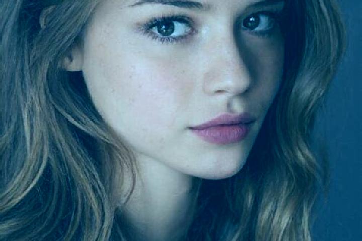 Emma, 20, a chestnut grey-eyed latina companion based in Rhemes-Notre-Dame. Offering Roleplay, Erotic Massage, Dinner Date, Domination, Travel Companion. Ava...
