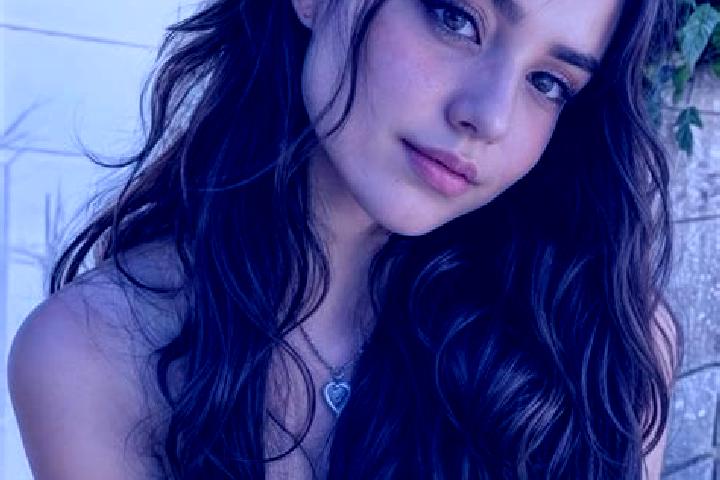 Emma, 20, a red hazel-eyed mediterranean companion based in Batangsaren. Offering Deep French Kissing, Fetish, Prostate Massage, Dinner Date, Erotic Massage....