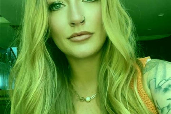 Emma, 20 — Escort in Beals, United States
