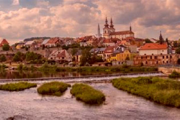 Emma, 20 — Escort in Kadan, Czech Republic