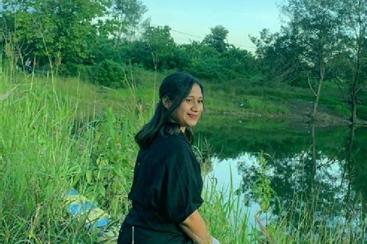 Emma, 20 — Escort in Oemanu, Indonesia