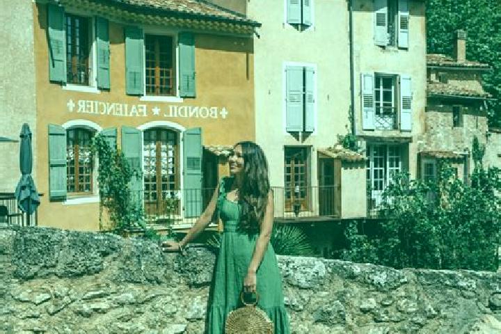 Emma, 20 — Escort in Pont-Sainte-Marie, France