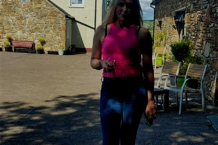 Emma, 20 — Escort in Riverstick, Ireland