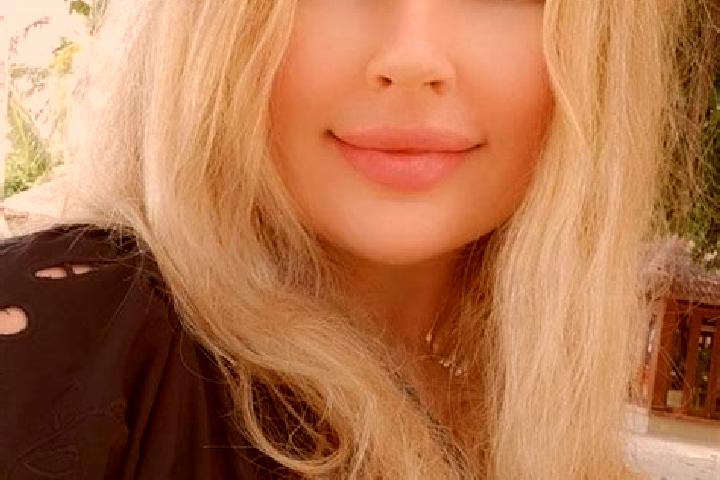 Emma, 21, a blonde dark-eyed asian companion based in Capitan Meza. Offering Dinner Date, Tantra, GFE, Duos, BDSM. Available for incall and outcall, overnigh...