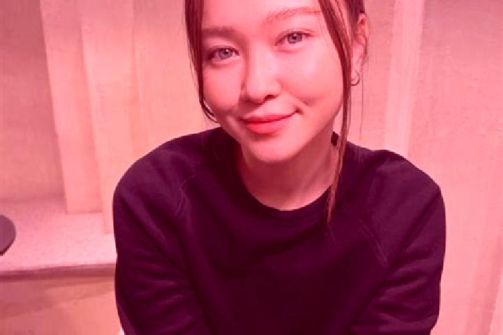 Emma, 21, a chestnut blue-eyed asian companion based in Sangonera la Verde. Offering GFE, Prostate Massage. Available for incall and outcall, day and evening...