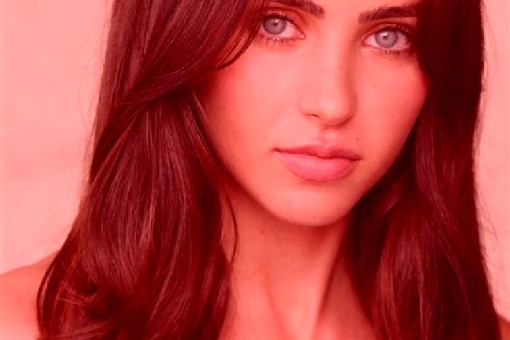 Emma, 21, a dark blonde brown-eyed latina companion based in Jarok. Offering 69, CIM, Domination. Available for incall and outcall, day and evening dates.