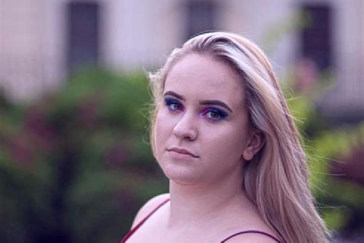 Emma, 21, a dark blonde grey-eyed ebony companion based in Brockel. Offering Couples, Domination, Dinner Date, Overnight, Party Girl. Available for incall an...