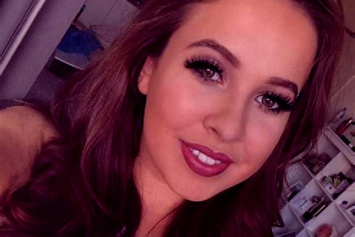 Emma, 21, a red amber-eyed european companion based in Sukolilo. Offering GFE, Girlfriend Experience, Erotic Massage. Available for incall and outcall, day a...