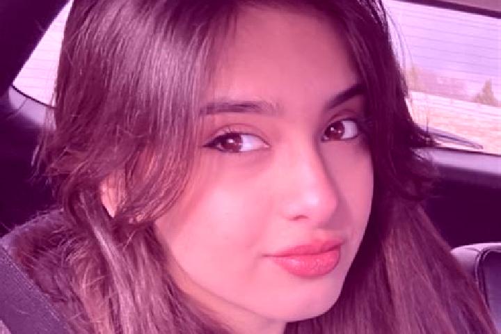 Emma, 21 — Escort in Lenexa, United States