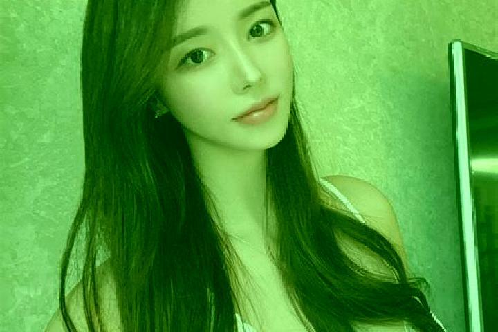 Emma, 21 — Escort in Mazhuang, China
