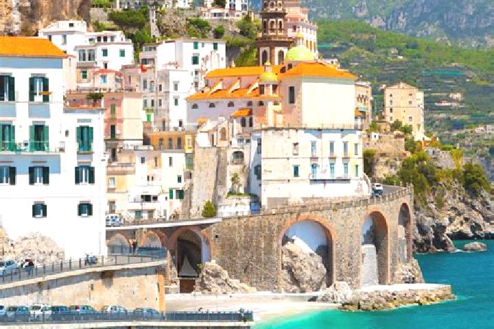 Emma, 21 — Escort in Meiern, Italy