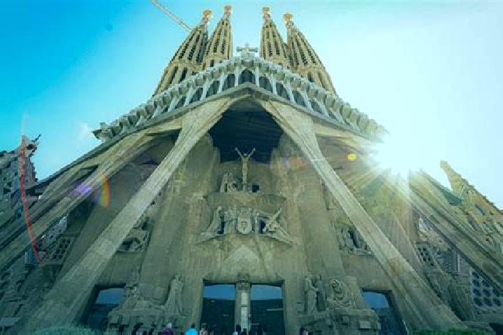 Emma, 21 — Escort in Sagrada Familia, Chile