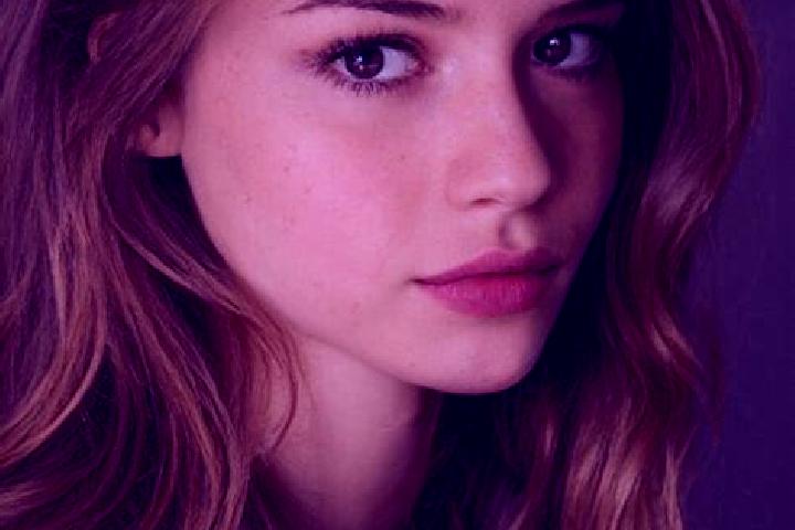 Emma, 22, a auburn amber-eyed latina companion based in Concepcion la Venta. Offering GFE, Erotic Massage, CIM, A-Level. Available for incall and outcall, da...