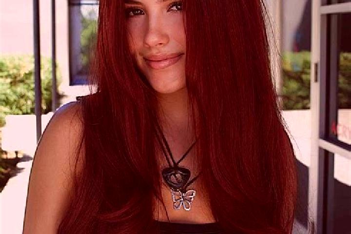 Emma, 22, a auburn dark-eyed middle eastern companion based in Cornillon-Confoux. Offering Erotic Massage, Duos, Domination, CIM, Couples. Available for inca...