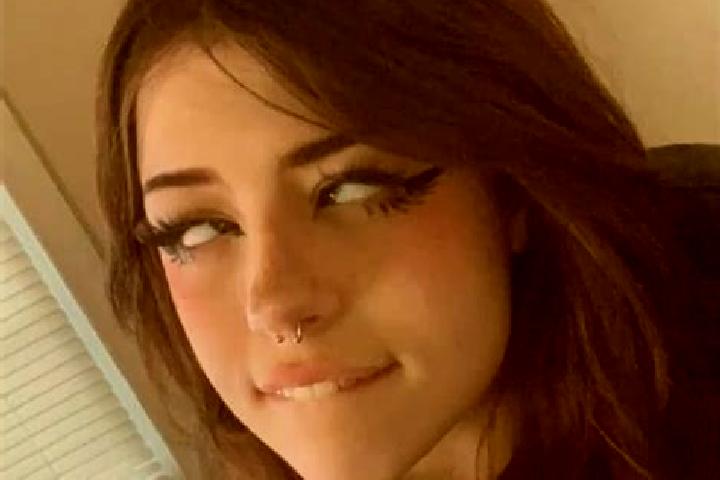 Emma, 22, a black dark-eyed mixed companion based in Ejido Tepeyac (Campo Dos). Offering Roleplay, Party Girl, BDSM, OWO. Available for incall and outcall, d...