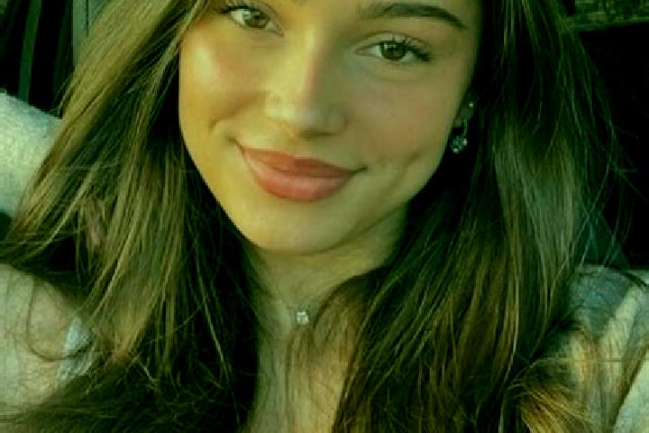 Emma, 22, a brunette hazel-eyed latina companion based in Carampa. Offering Girlfriend Experience, 69, Domination, Overnight. Available for incall and outcal...