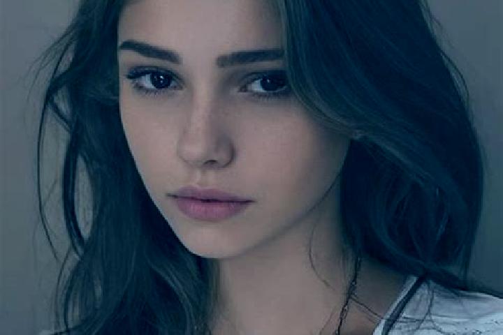Emma, 22, a chestnut hazel-eyed slavic companion based in Sumedang. Offering Domination, Tantra, Dinner Date. Available for incall and outcall, overnight boo...