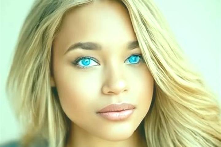 Emma, 22, a dark blonde blue-eyed latina companion based in Lucelia. Offering Couples, BDSM, Duos. Available for incall and outcall, day and evening dates.