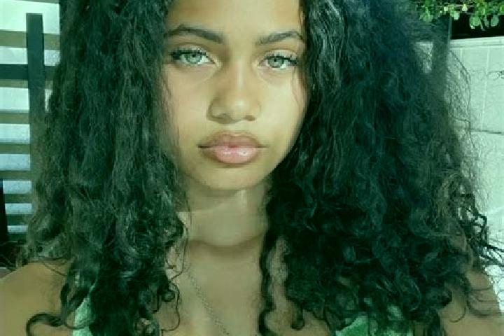 Emma, 22, a red green-eyed mixed companion based in Mondariz. Offering Duos, Deep French Kissing, 69, Dinner Date. Available for incall and outcall, day and ...