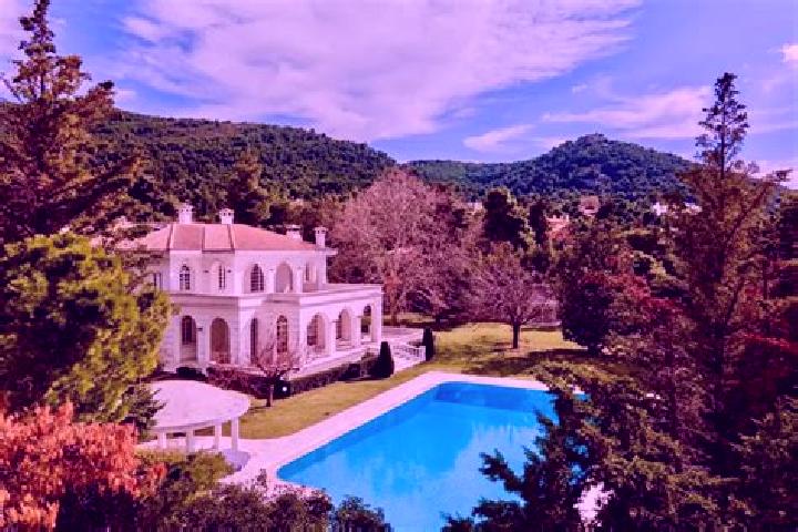 Emma, 22 — Escort in Ekali, Greece