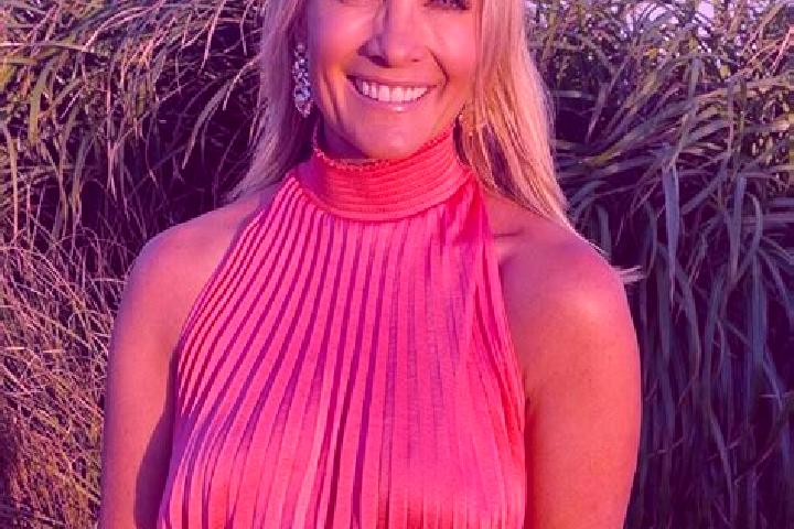 Emma, 22 — Escort in Evanston, Canada