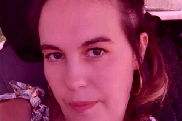 Emma, 22 — Escort in La Rouxiere, France