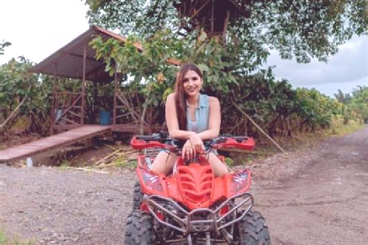 Emma, 22 — Escort in La Troncal, Ecuador