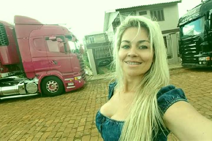 Emma, 22 — Escort in Orobo, Brazil