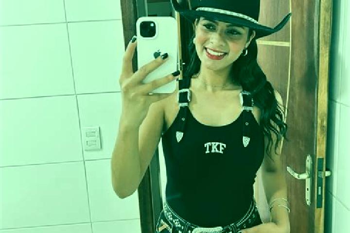 Emma, 22 — Escort in Presidente Olegario, Brazil