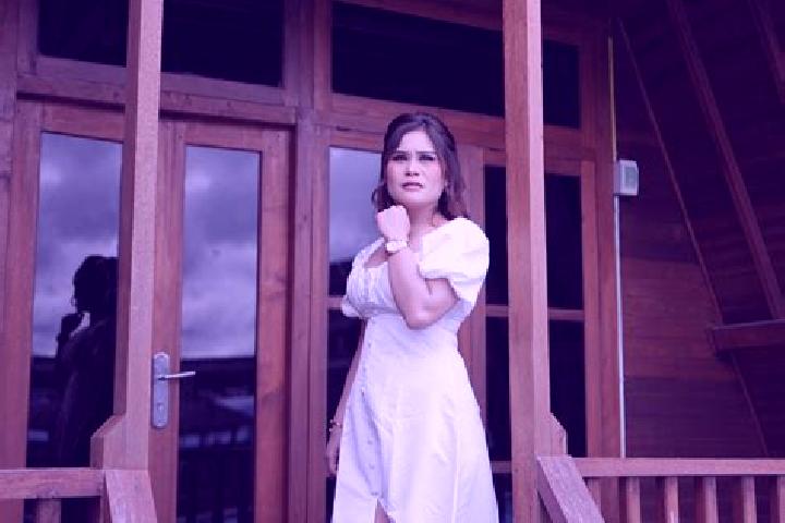 Emma, 22 — Escort in Saribudolok, Indonesia